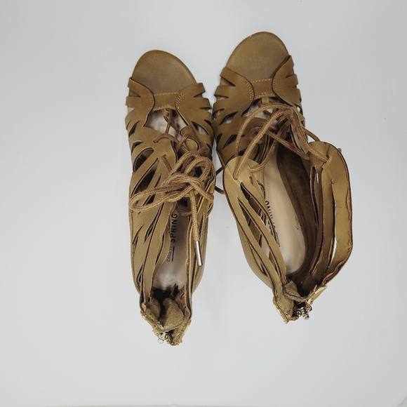 Call It Spring Black Heel Women's Tan 7.5 Strappy Zip Back-Lace Front 4" FLAWED - Picture 5 of 14